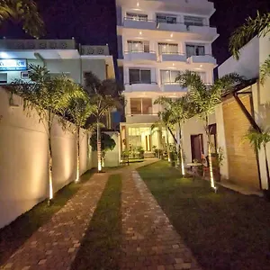 Pensión Marine At Near Airport